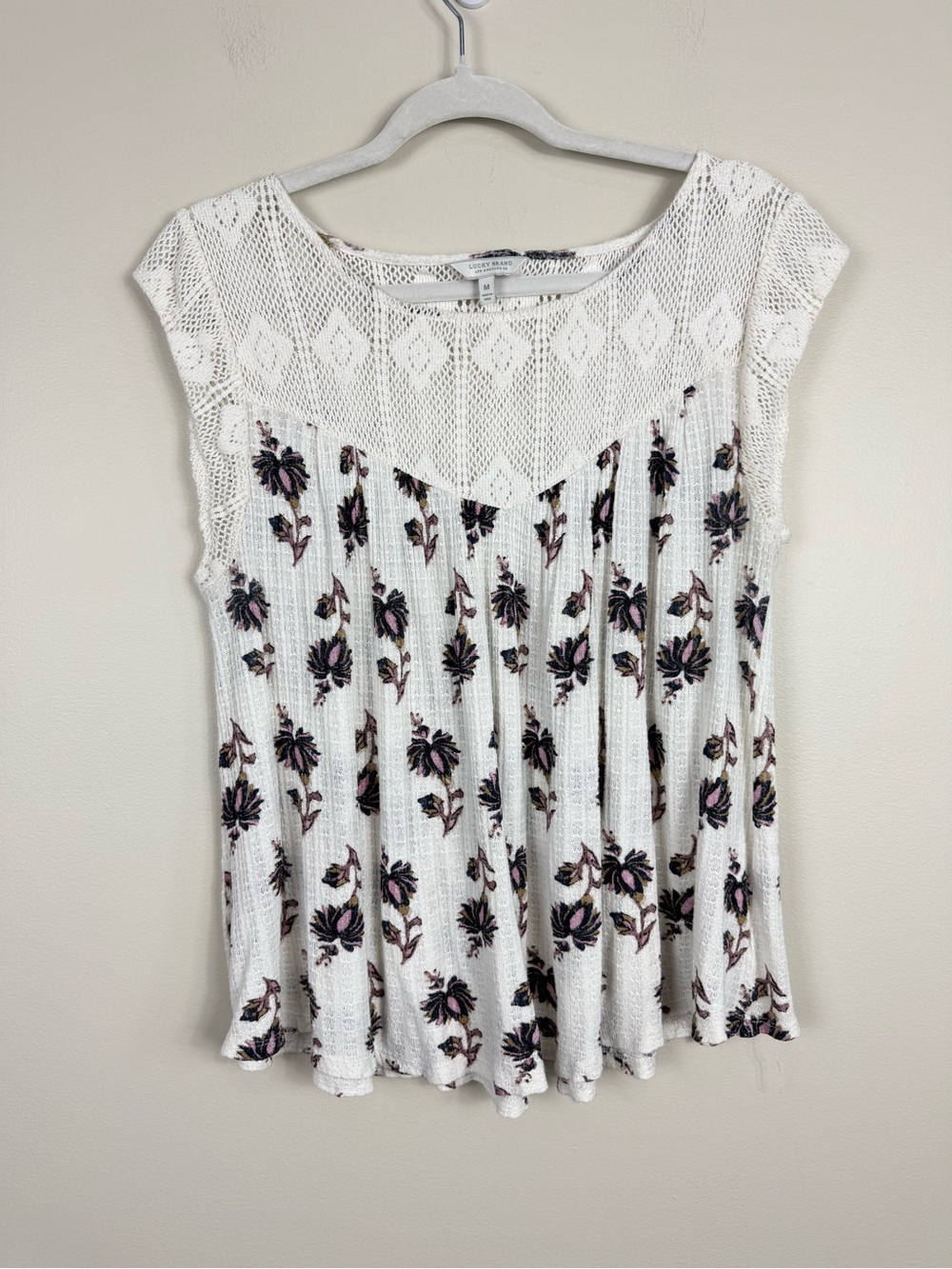 Lucky Brand Top Crochet Womens Medium Floral White Pink Purple Short Sleeve Boho